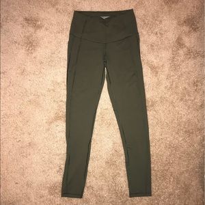 Victoria’s Secret Knockout Leggings with pockets